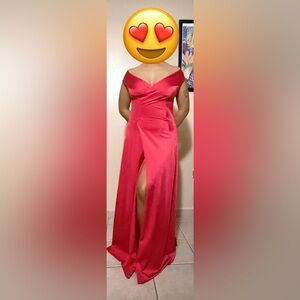 Elegant Red Women's Gown with Slit